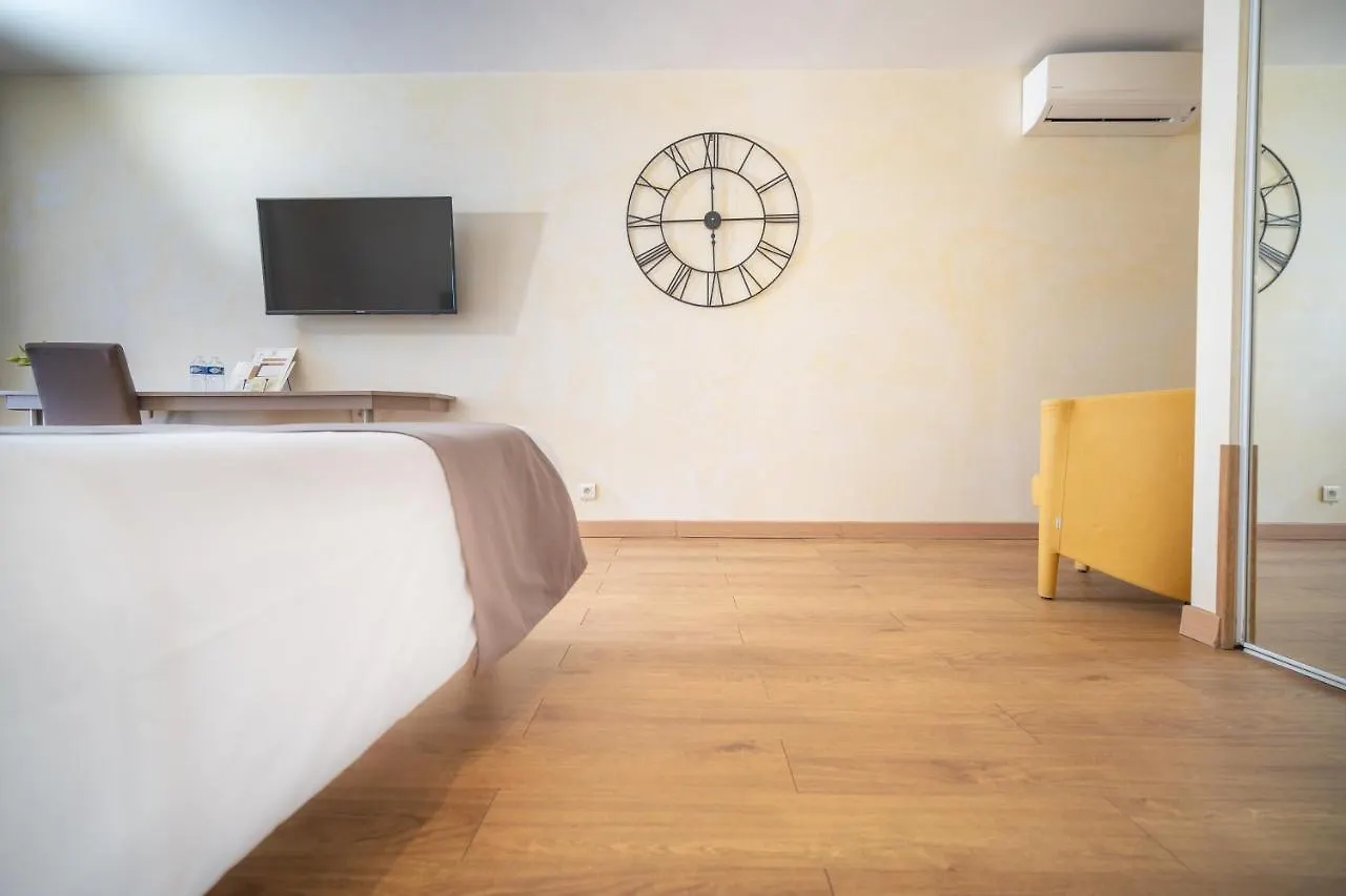Hotel Beau Soleil لو لا فاندو