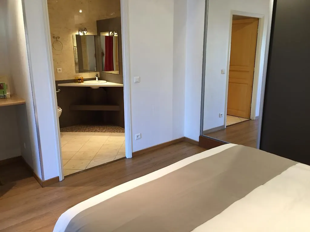 Hotel Beau Soleil لو لا فاندو