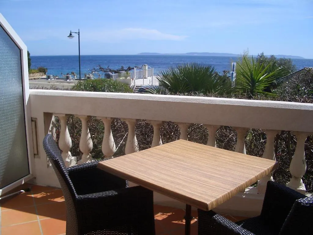 Hotel Beau Soleil لو لا فاندو