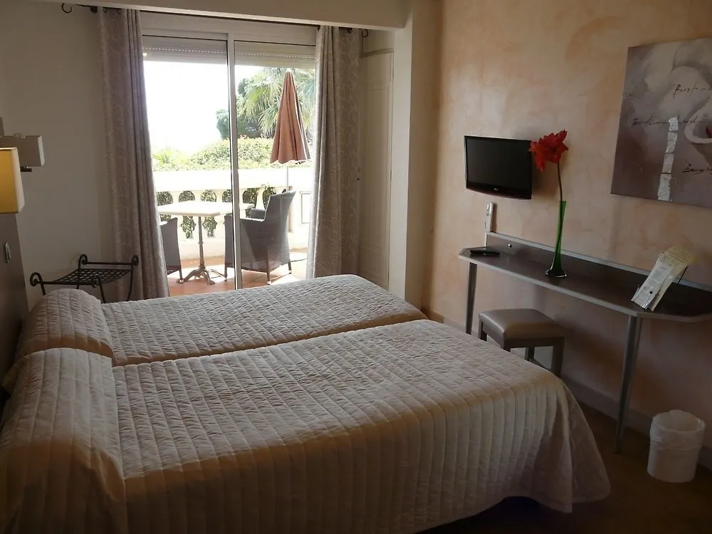 ***  Hotel Beau Soleil لو لا فاندو فرنسا