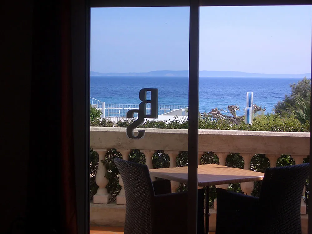 Hotel Beau Soleil لو لا فاندو 3*,