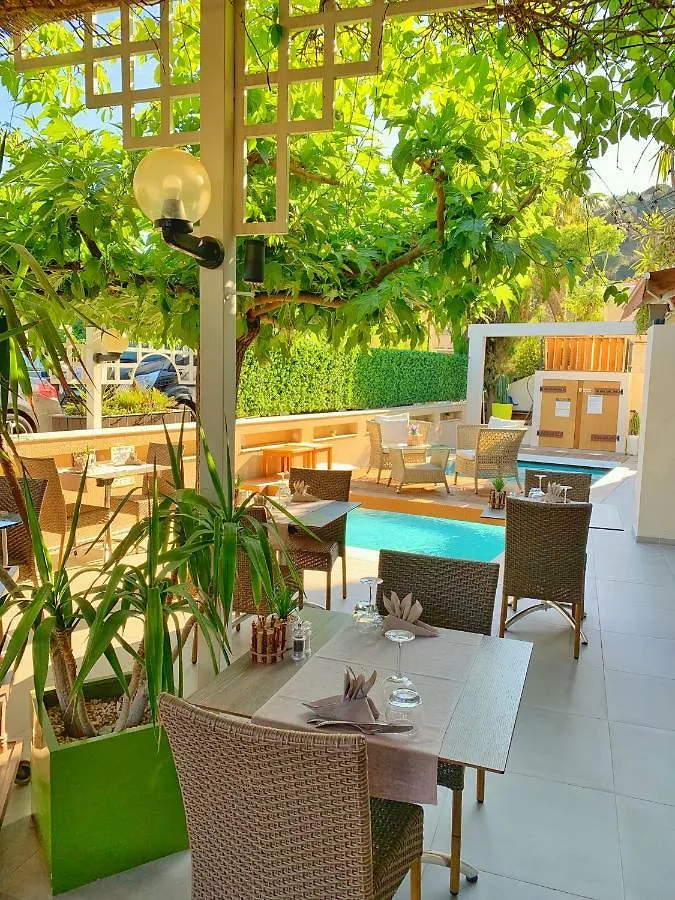 Hotel Beau Soleil لو لا فاندو